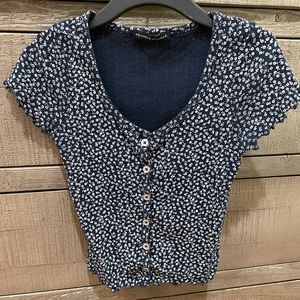 SOLD - Zelly Brandy Melville cropped baby tee